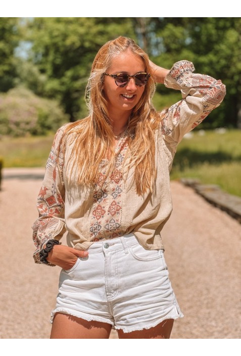 Blouse MARTA vert jade avec broderies rouges et bleues