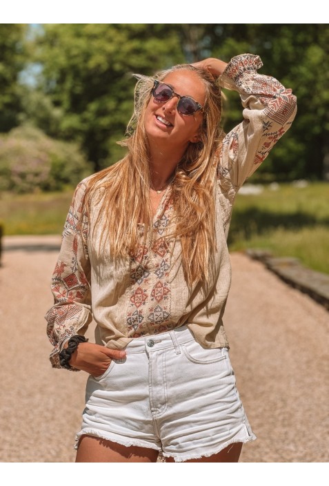 Blouse MARTA vert jade avec broderies rouges et bleues