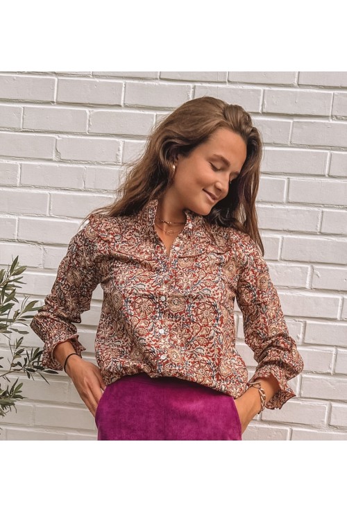 Blouse GINA  brodée bleu, beige et bordeaux